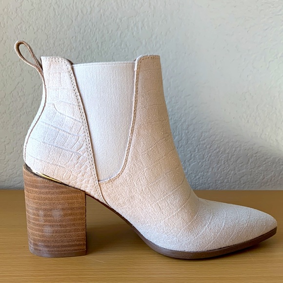 Steve Madden Knoxi Pointed Toe Bootie in Bone Croco - Picture 5 of 8
